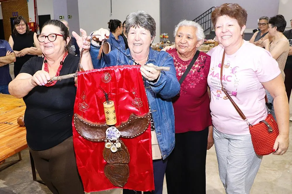 Encontro reuniu artesãos dos municípios lindeiros ao lago de Itaipu em Entre Rios do Oeste