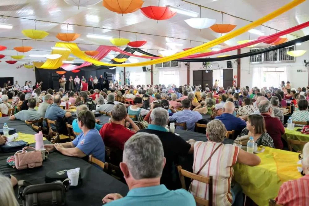 Festa Alemã – Volksfest reúne participantes em dia de confraternização em Nova Santa Rosa