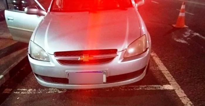 GM Corsa é recolhido após fiscalização apontar R$ 7 mil em débitos em Toledo